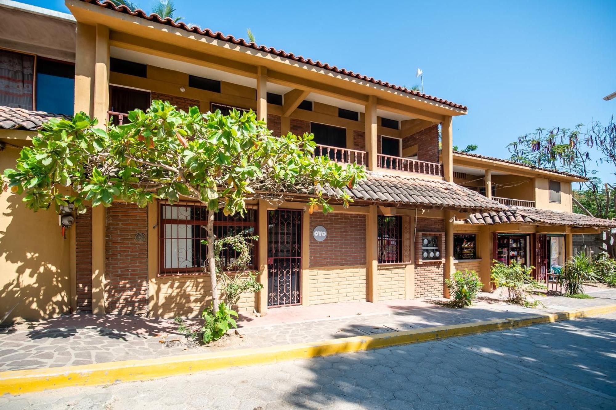 Oyo Cabanas Abril, 马祖特 外观 照片